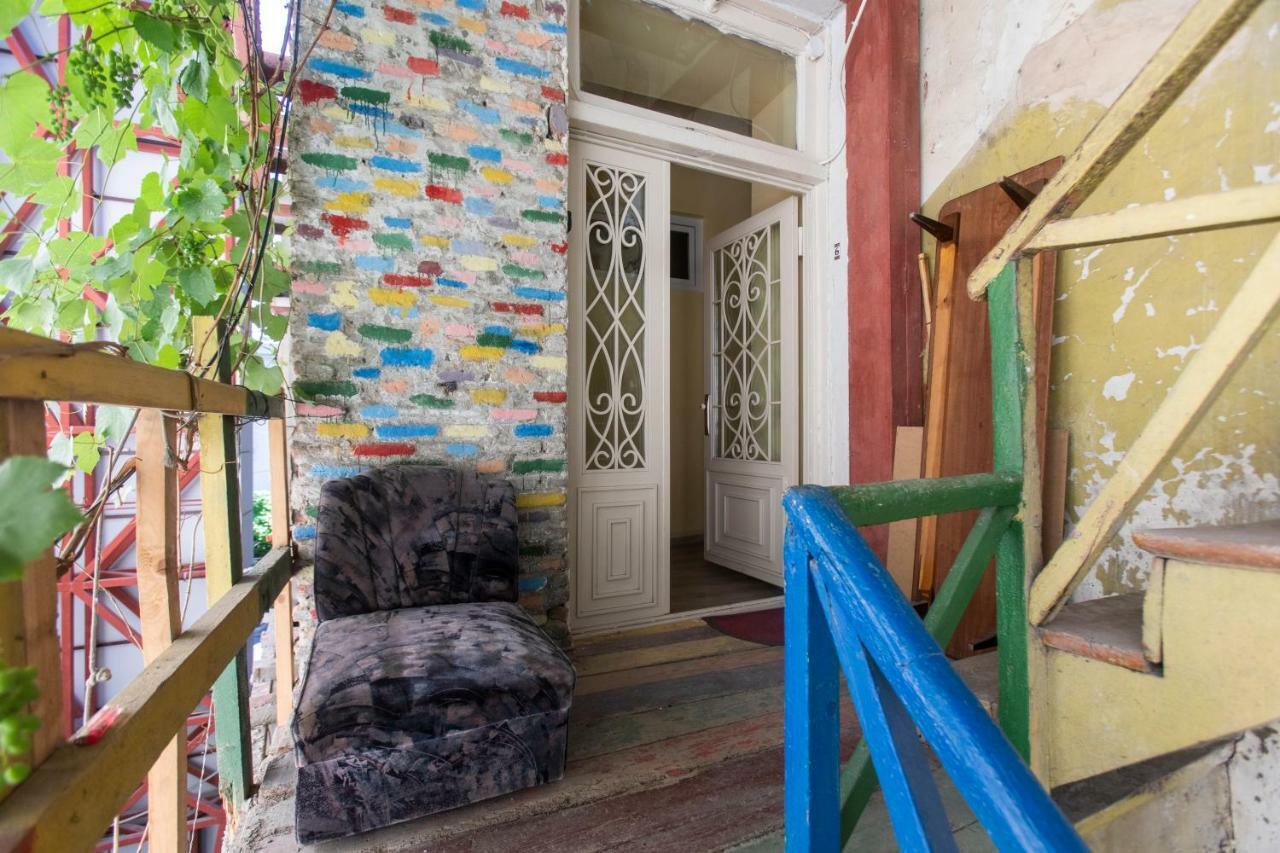 Private Apartment In The Center Of Old Tbilisi Bagian luar foto