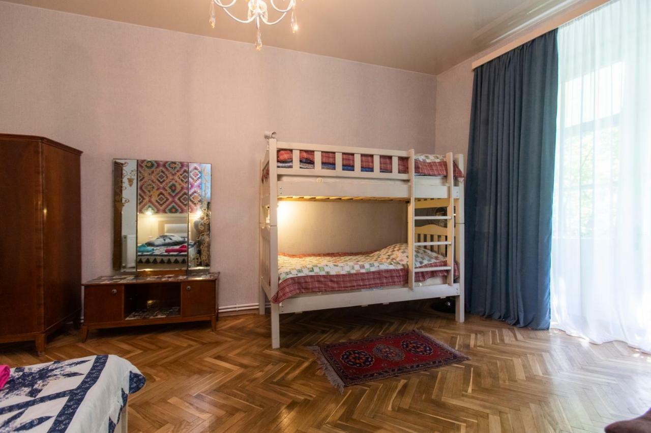Private Apartment In The Center Of Old Tbilisi Bagian luar foto