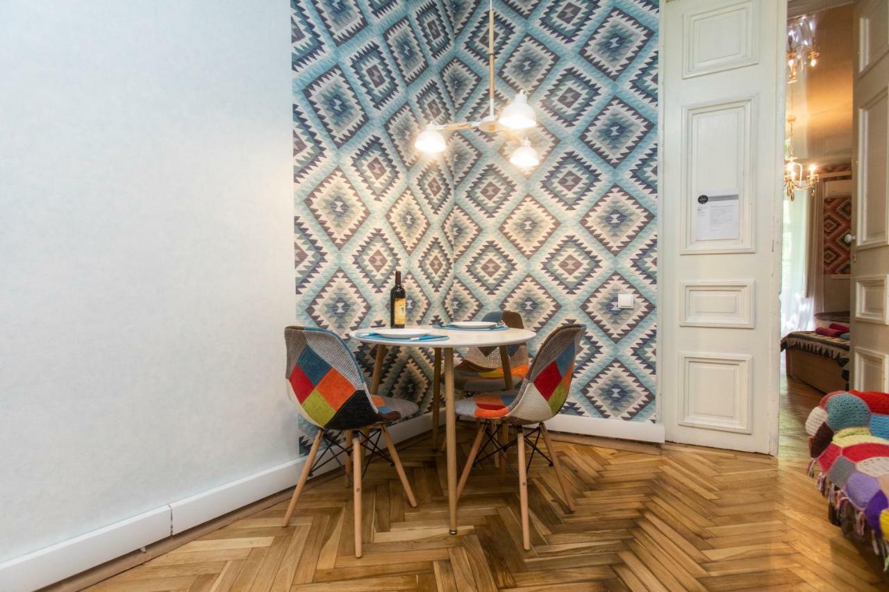 Private Apartment In The Center Of Old Tbilisi Bagian luar foto